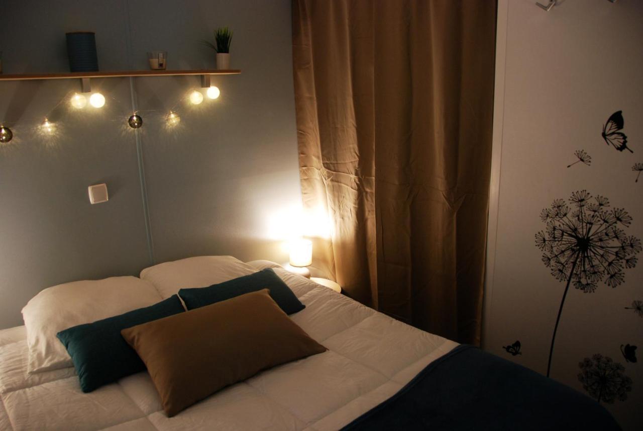 Mobilhome 2Ch Climatise-Terrasse Fermee-4 Velos-Camping 4 Etoiles Les Charmettes Les Mathes Bagian luar foto